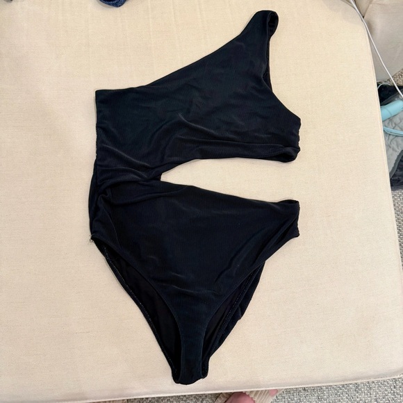 Beach Riot Celine Ribbed One-Piece Swimsuit - Picture 6 of 7